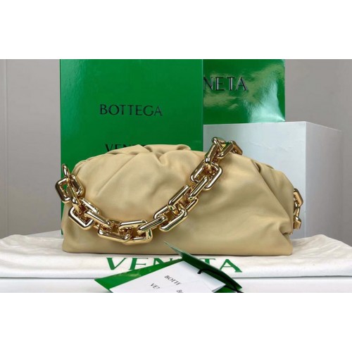 Bottega Veneta Chain Pouch Shoulder Bag in Beige Lambskin Leather With Gold Chain
