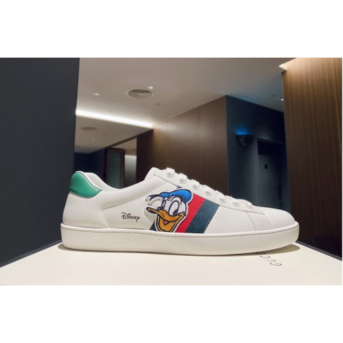 Gucci Mens Disney x Gucci Donald Duck Ace sneaker in White leather Gucci Mens Disney x Gucci Donald Duck Ace sneaker in White leather