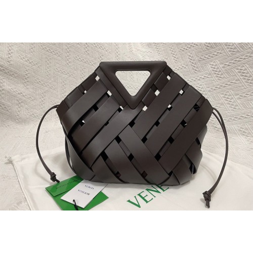 Bottega Veneta Point Intreccio leather top handle bag in Fondant Intreccio leather