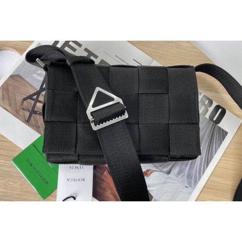 Bottega Veneta Small intreccio webbing cross-body bag in Black Webbing