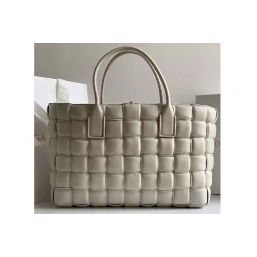 Bottega Veneta Maxi Intreccio Big Tote Bag in White Lambskin leather