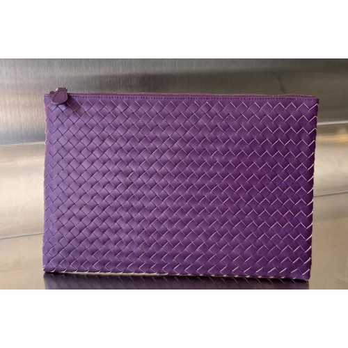 Bottega Veneta Pouch Bag in Purple Leather
