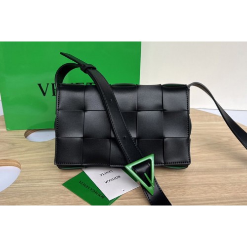 Bottega Veneta Medium cross-body bag in Black Green intreccio leather