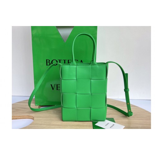 Bottega Veneta Mini Cassette Tote Bag in Green intreccio leather