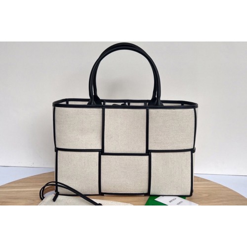 Bottega Veneta Medium Arco Tote Bag in intreccio canvas