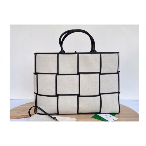 Bottega Veneta Large Arco Tote Bag in intreccio canvas