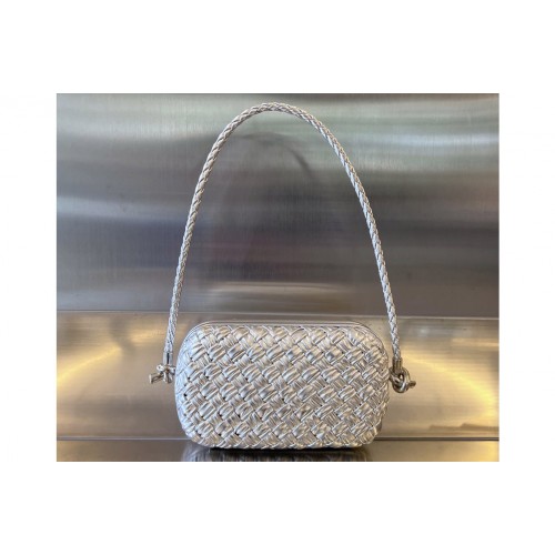 Bottega Veneta Knot On Strap Bag in Silver Leather