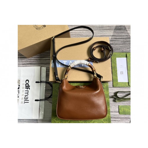 Gucci Diana Small Shoulder Bag in Brown leather