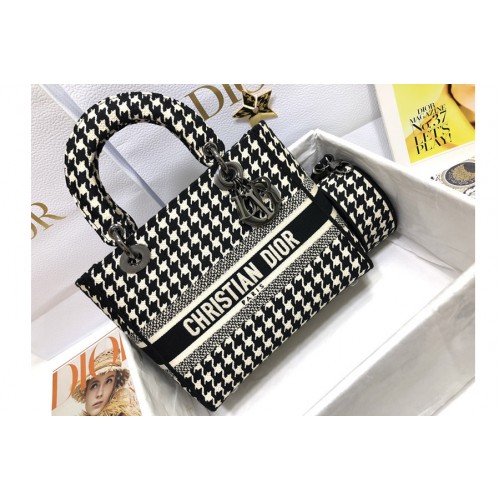 Dior M0565 Medium Lady D-Lite bag in Black Embroidery