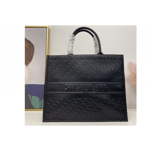 Christian Dior M1286 Dior book tote Bag in Black Dior Oblique Embossed Calfskin