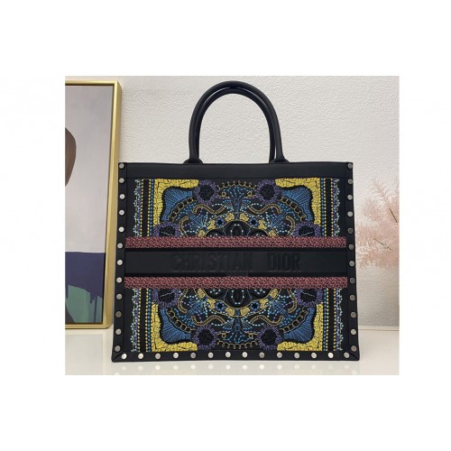 Christian Dior M1286 Dior book tote Bag in Black Calf Leather With Embroidery