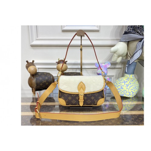 Louis Vuitton M46317 Diane handbag in Monogram coated canvas and shearling Louis Vuitton M46317 Diane handbag in Monogram coated canvas and shearling