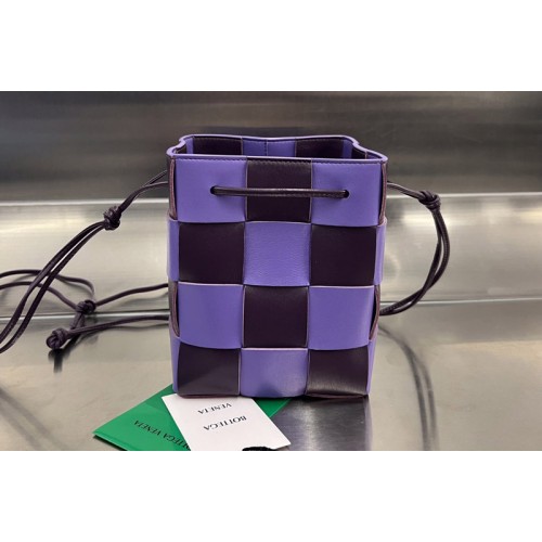 Bottega Veneta Small Cassette Bucket Bag in Purple Fondant intreccio leather