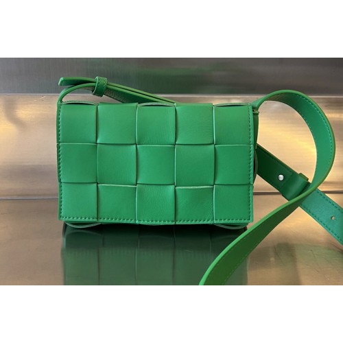Bottega Veneta Small Cassette Bag in Green intreccio leather
